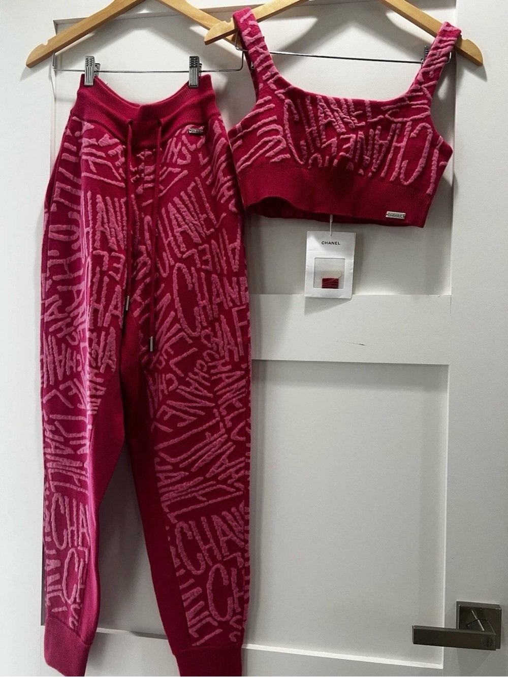 CHANEL Coco Neige 21/22 Pink Knit Cashmere Blend Crop Top & Sweatpant Set FR36